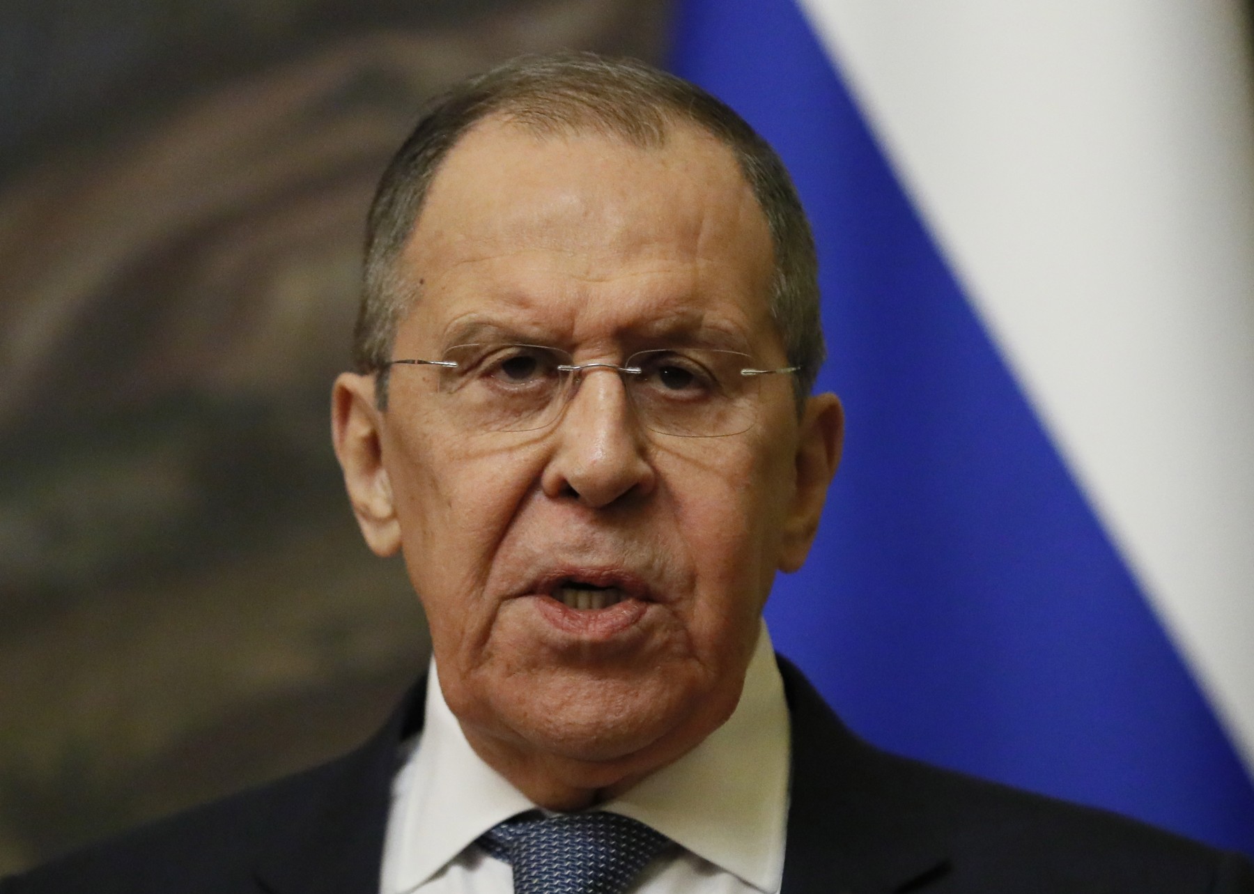 Лавров: САЩ и НАТО да спрат въоръжаването на Киев