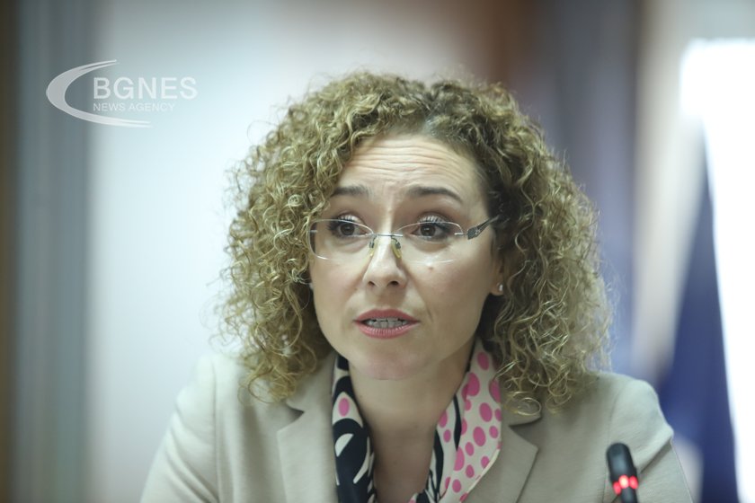 Шалапатова: Социалната пенсия за старост се увеличава с 12%