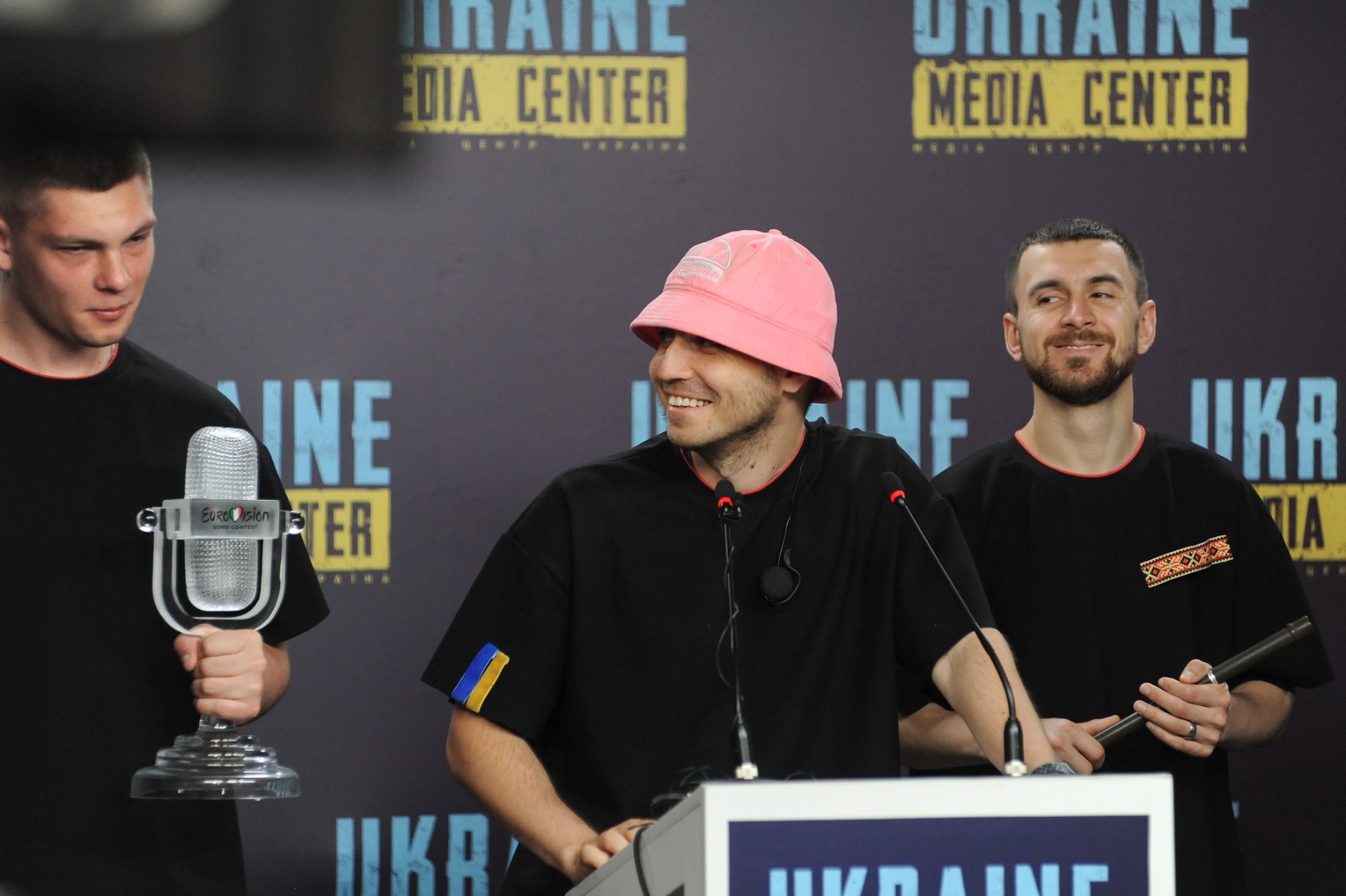 Kalush Orchestra продаде приза си от "Евровизия" и дари 900 000 долара на армията