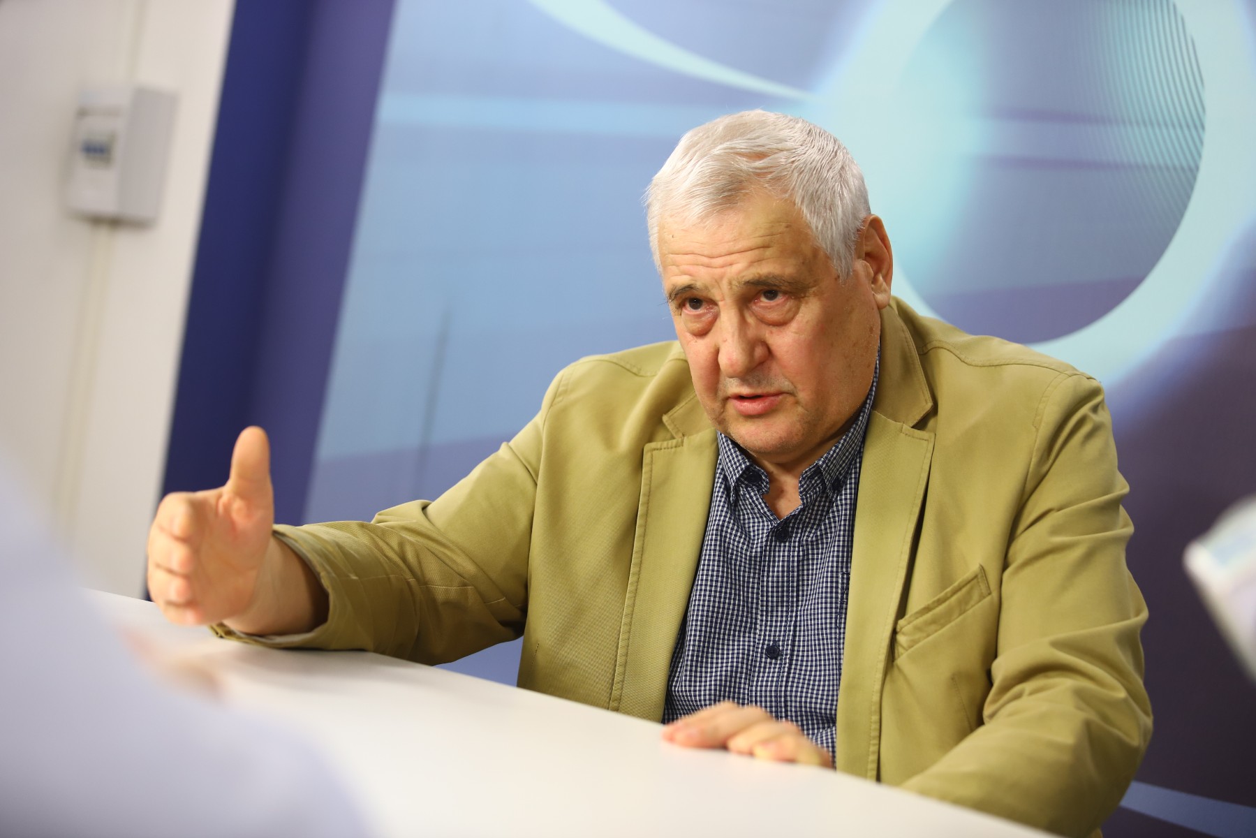 Илия Налбантов: Радев остана зависим от създателите си, той символизира разединение