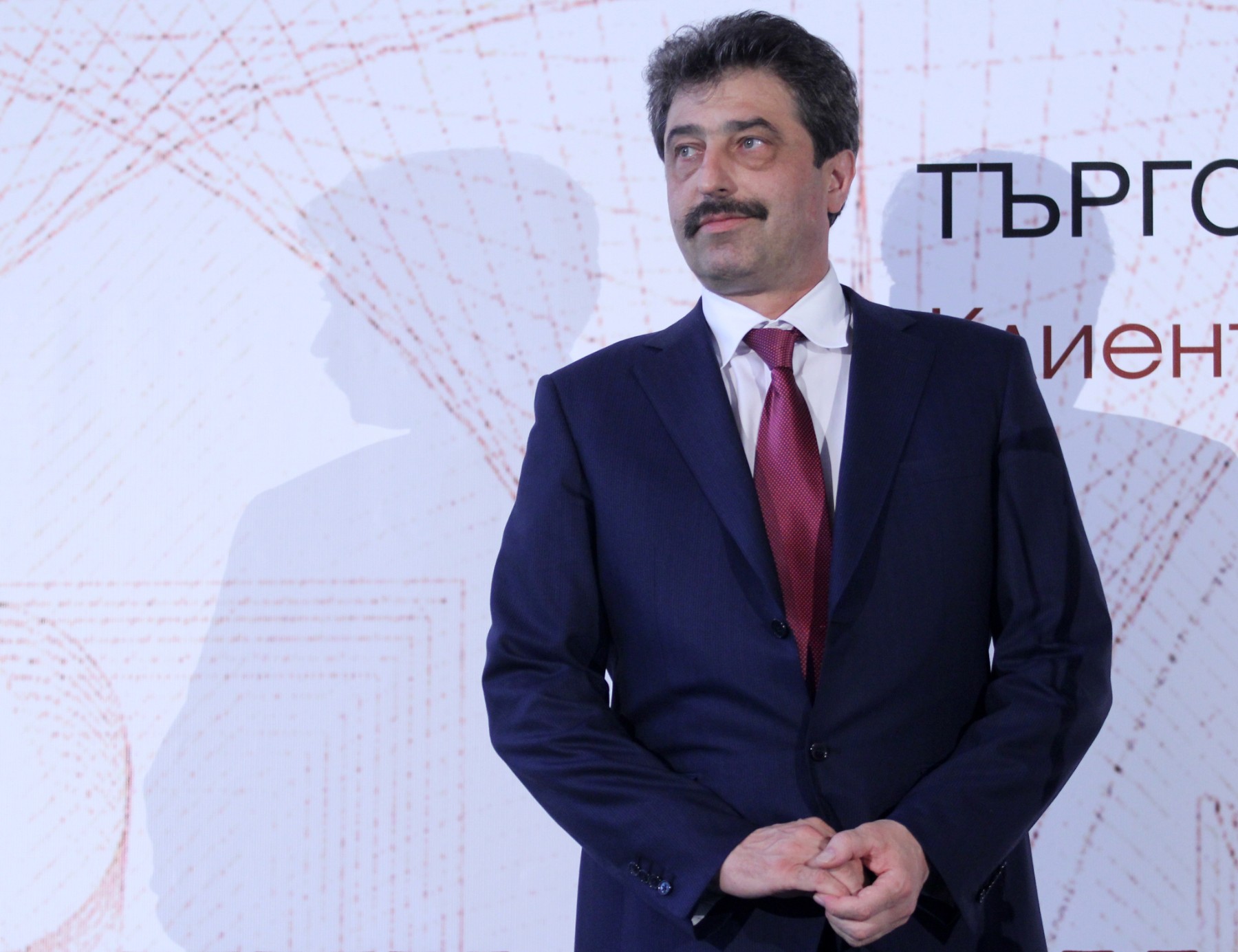 Цветан Василев отново е обявен за международно издирване