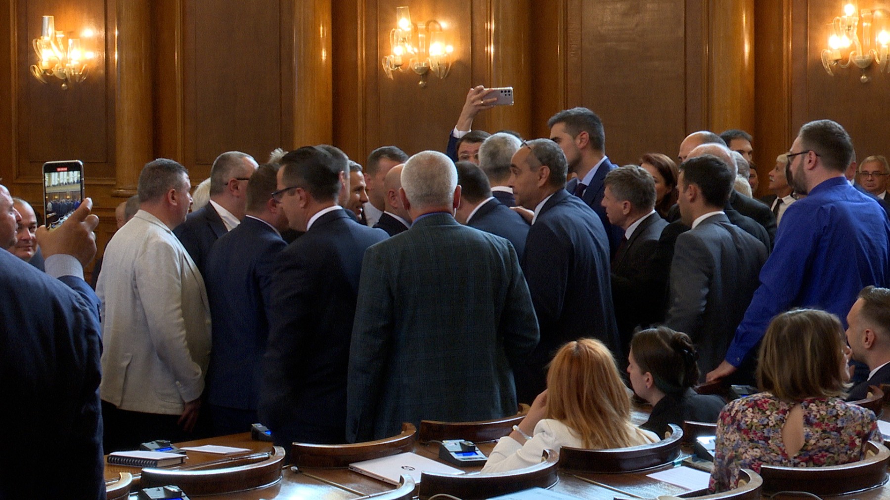 Порицаха Митев и Костадинов заради кавгата им на 1 юни