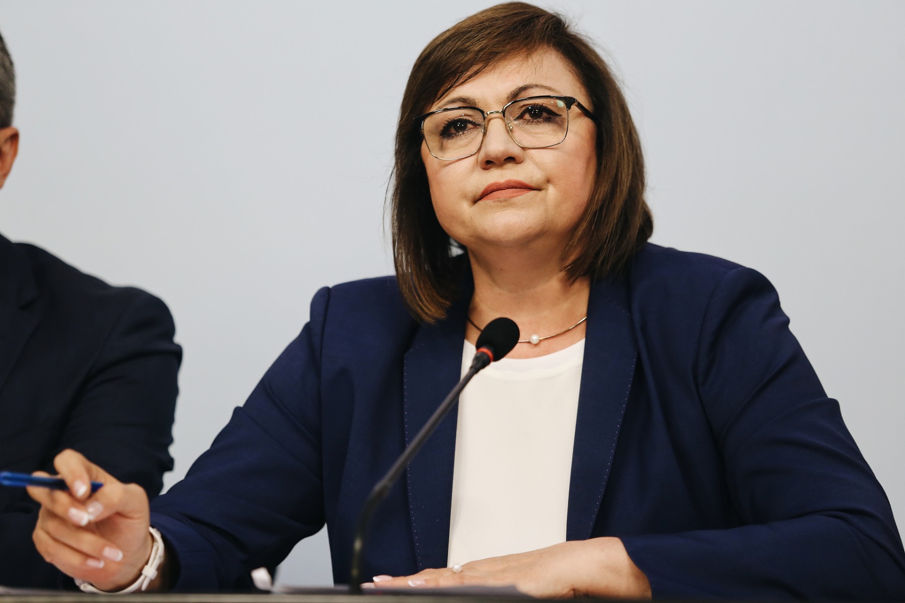 Нинова: Петков не даде убедителни доказателства за действията на руските дипломати