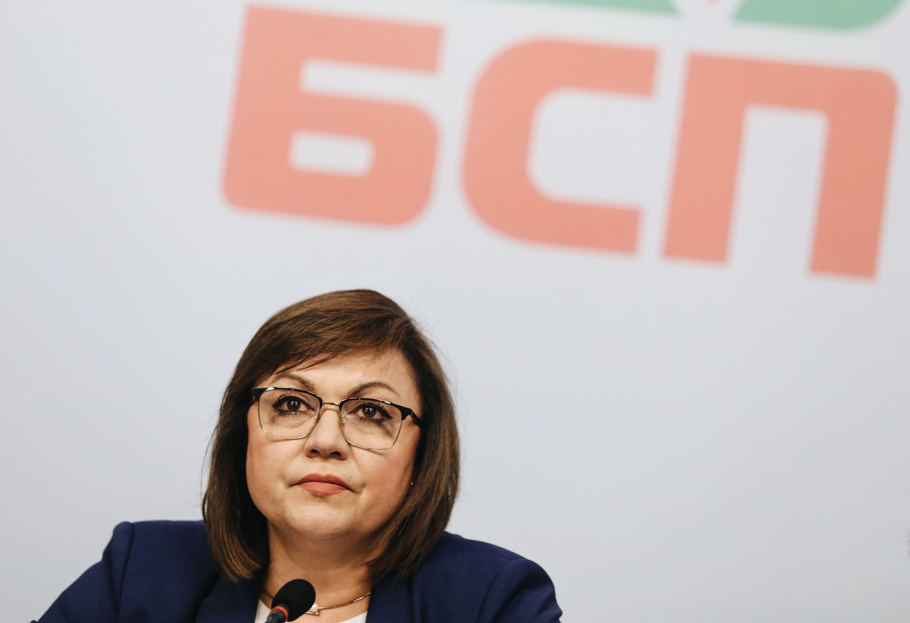 Нинова свиква извънредно заседание на ИБ и ПГ на БСП