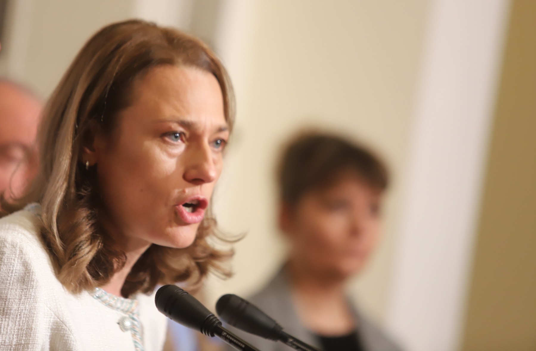 Ива Митева: Не ми се иска да се връщаме към площадната демокрация