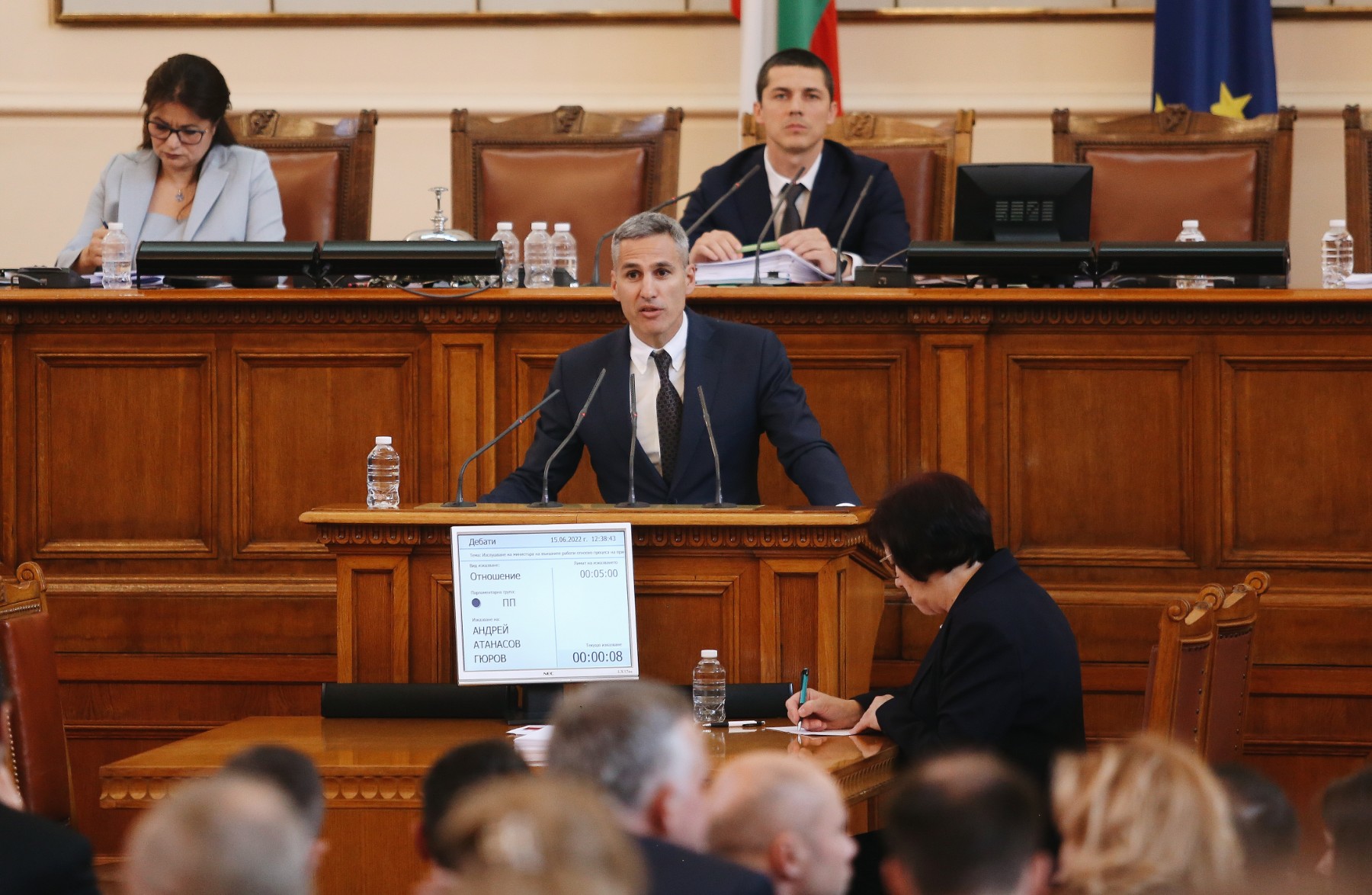Гюров: Мафията безцеремонно иска да удари върха на парламентарната ни република
