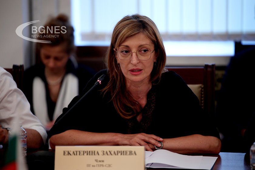 Захариева: Президентът говори с думите на руската пропаганда