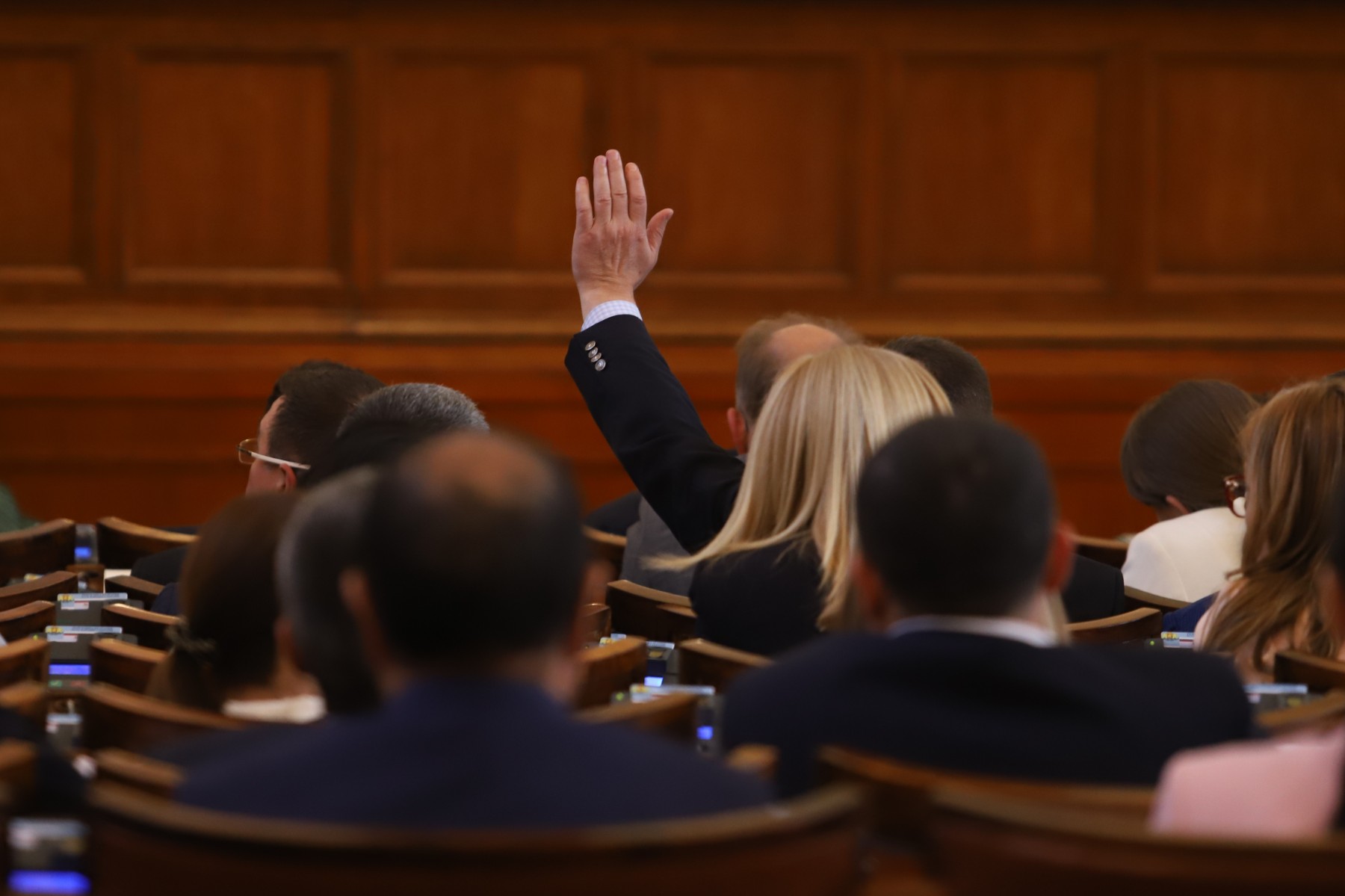 НС гледа актуализацията на бюджетите на ДОО и НЗОК