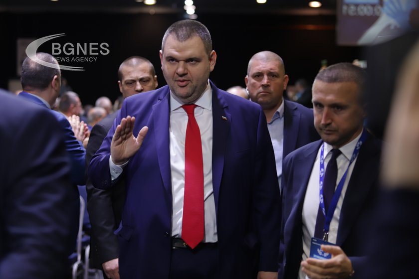 Пеевски към Борисов и Петков: Седнете, подписвайте, ще имате подкрепата на ДПС