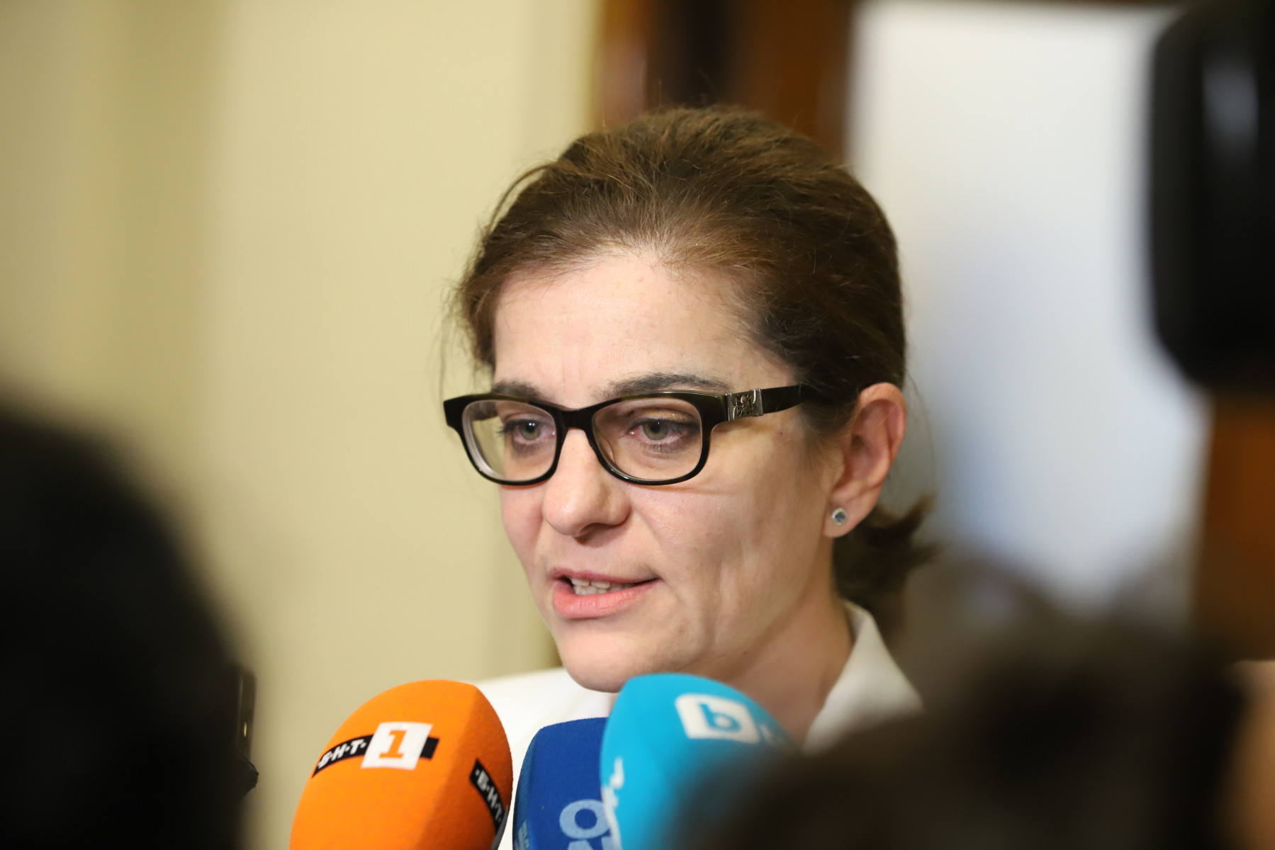 Генчовска: Няма доклад, има писма със списъци, чакаме указания от Петков
