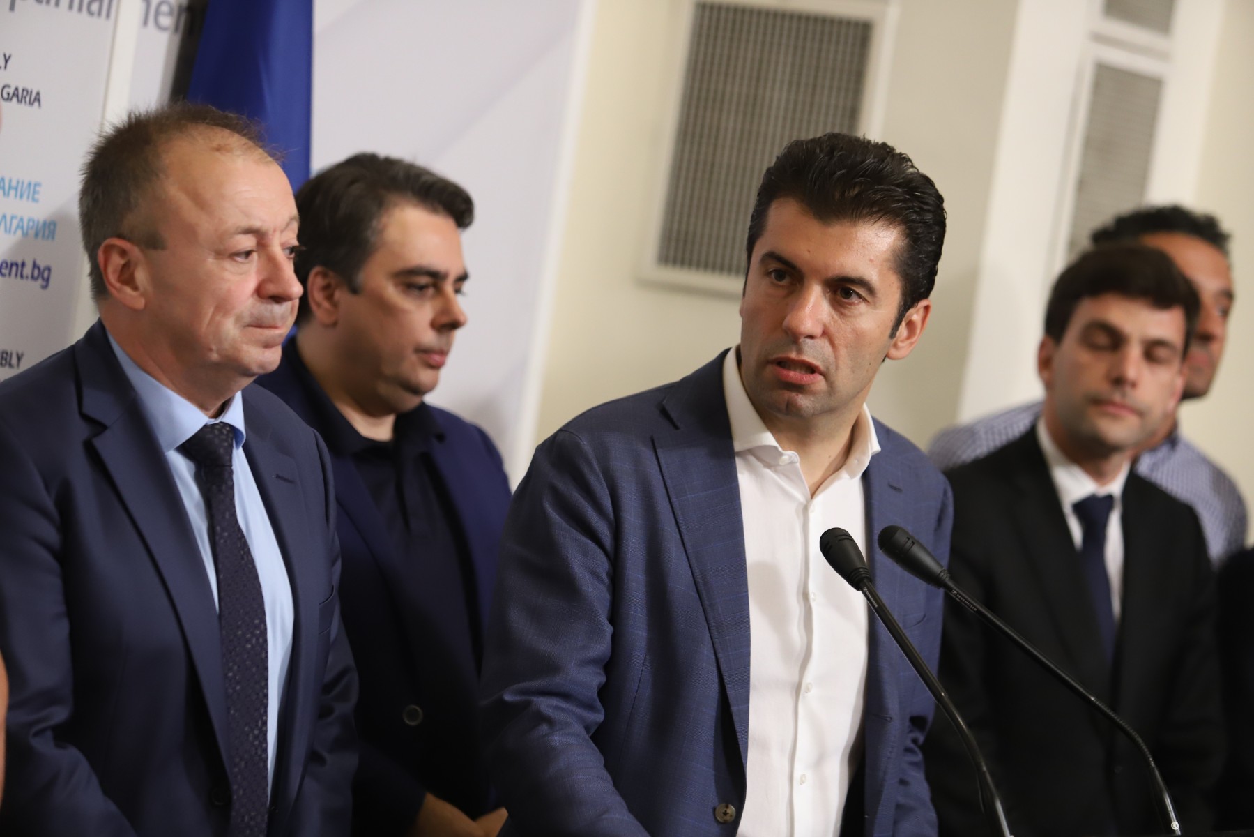 Петков за експулсирането на руските дипломати: Не мисля, че това е тема за следващата седмица