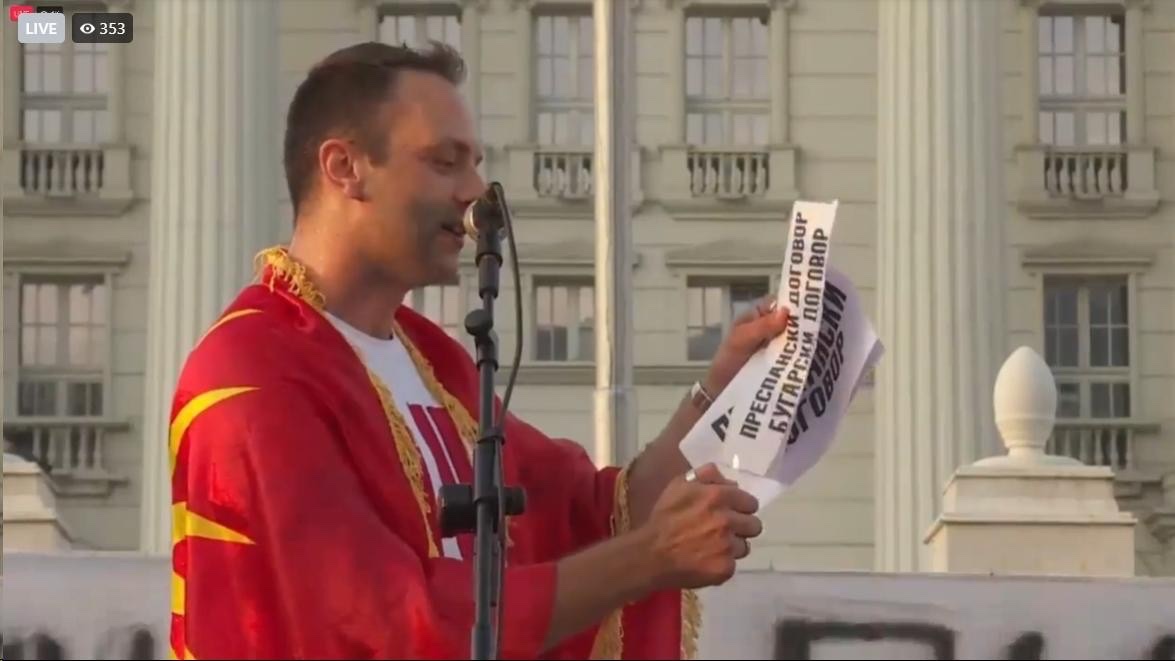 Въпреки антибългарската истерия, намаляват противниците на френското предложение в РСМ