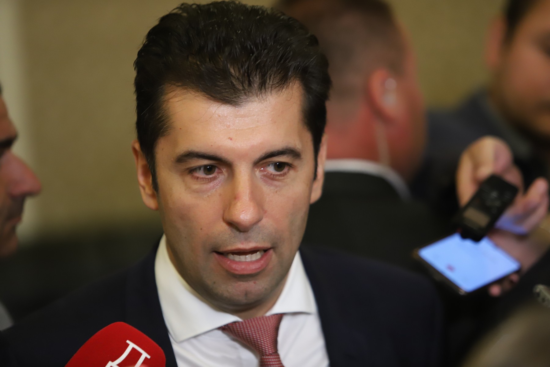 Петков: Не можем да си позволим да вкараме задкулисието обратно в управлението
