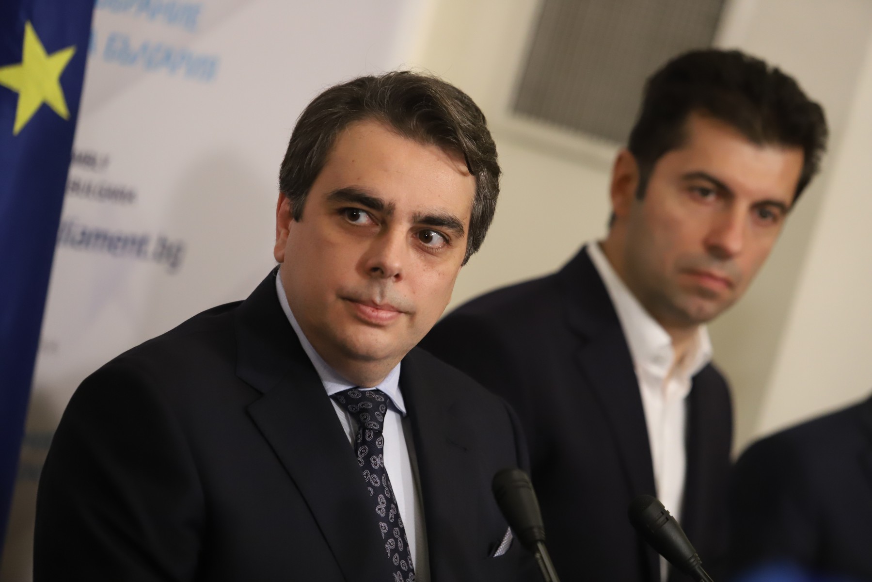 Асен Василев: Както ние си носехме кръста, сега ГЕРБ да го направи
