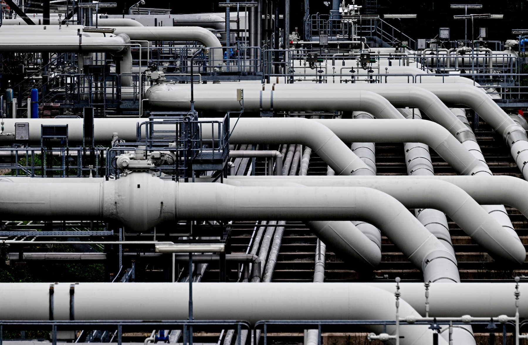 Унгария и Полша са против плана на ЕС за намаляване на потреблението на газ