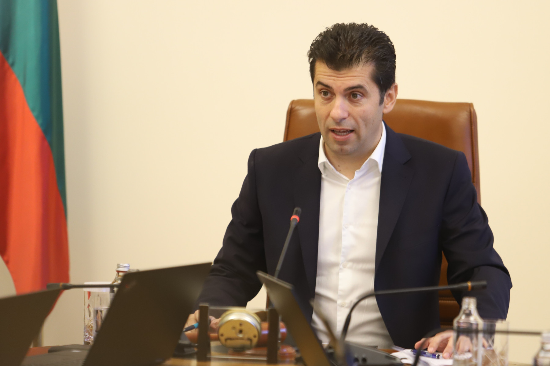 Петков: Сключваме договор за 7 кораба с втечнен газ за следващите 6 месеца