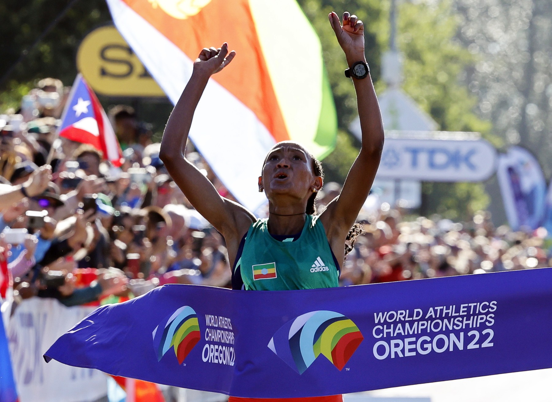 Мирчева 15-а в женския маратон в Юджийн, триумф за Етиопия