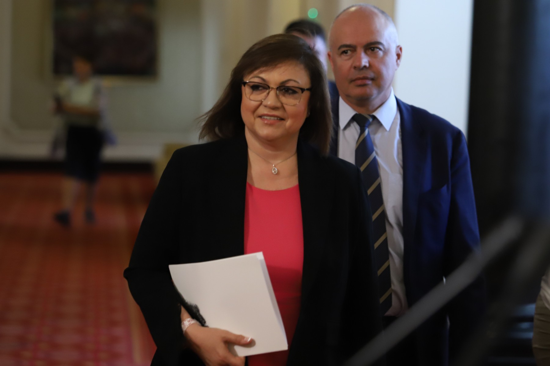 БСП разговаря с „Демократична България“ в търсене на подкрепа за нов кабинет