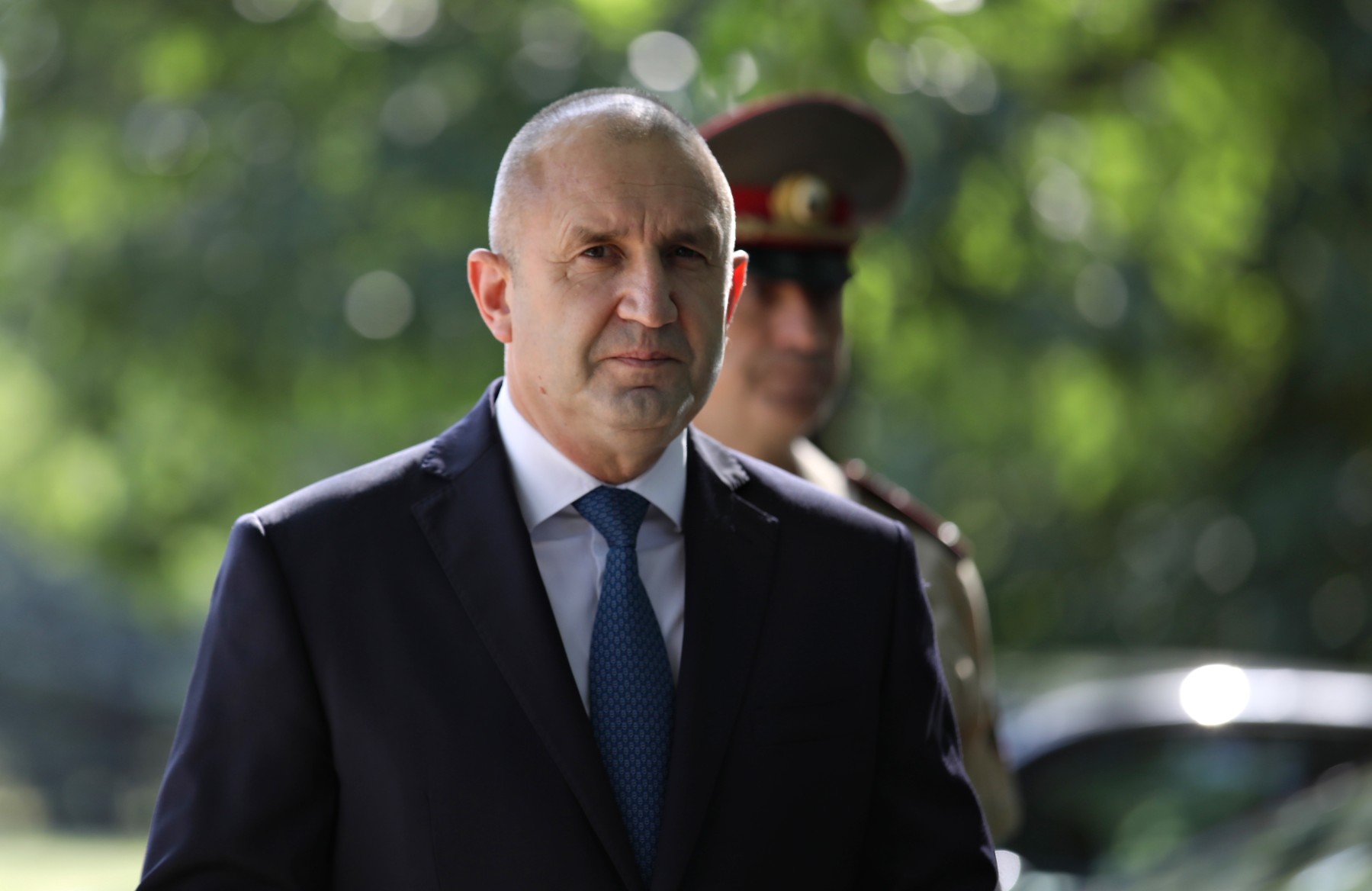 Румен Радев: Самоотвержеността на полицаите плаща цената на корупцията