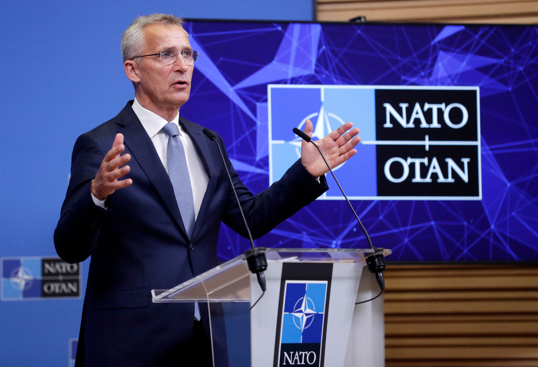 Столтенберг: НАТО и САЩ да засилят присъствието си в Арктика
