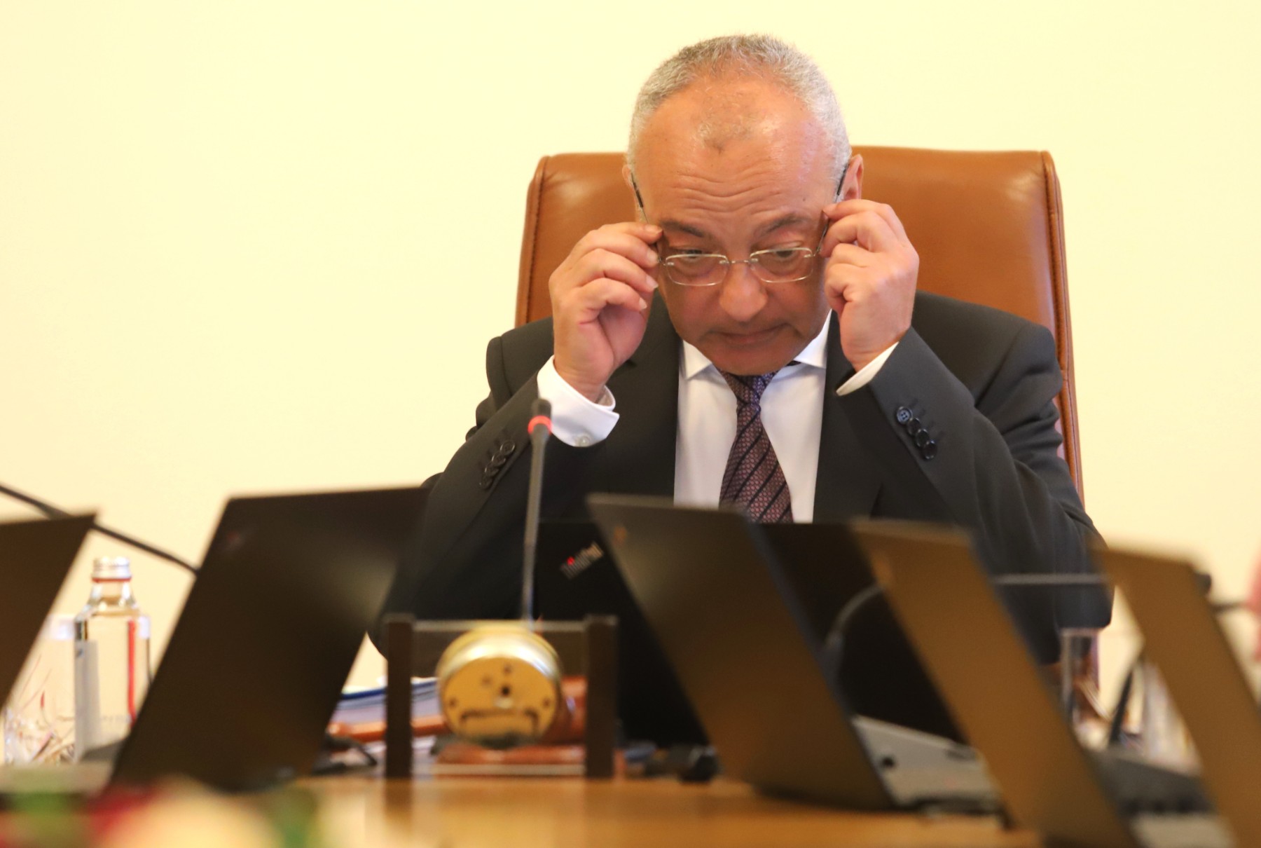 Гълъб Донев ще проведе среща с областните управители