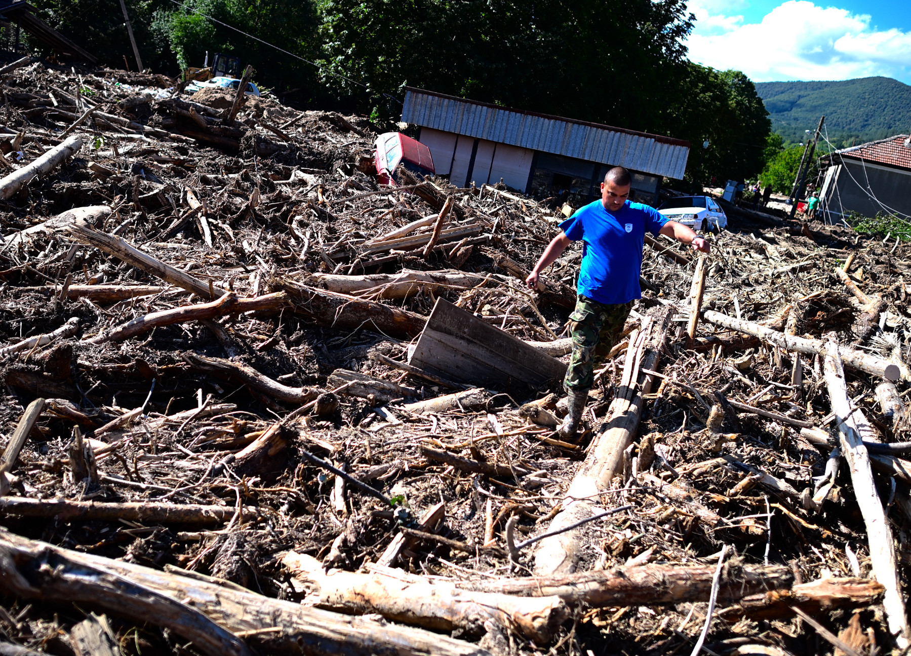 Clearing continues after the floods in Karlovo region