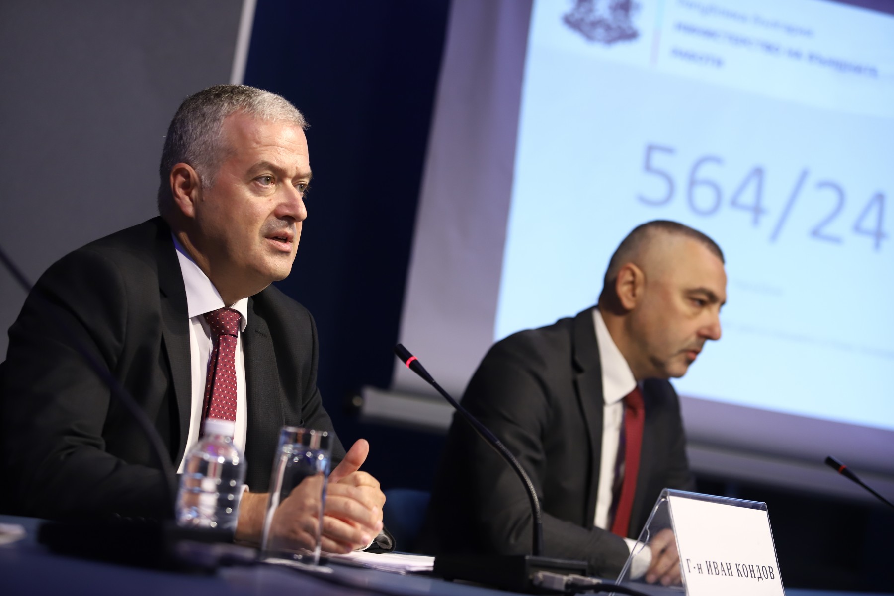 МВнР: На 755 места ще се проведат избори, ще се изпратят 525 машини в чужбина