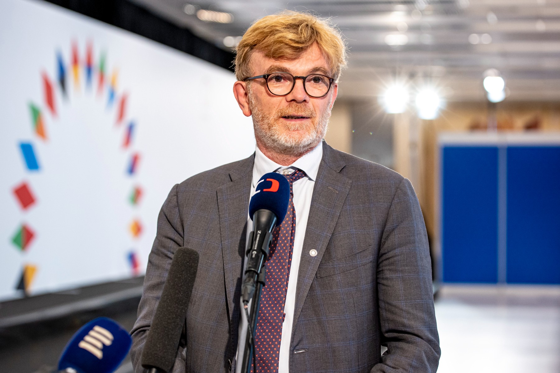 Франция работи по варианти за износ на украинско зърно през Румъния и Полша