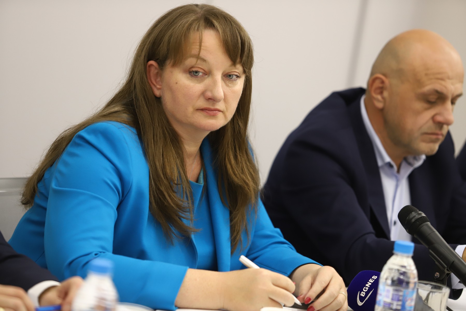 Сачева: Партиите не искат да решават никакви проблеми, извън тясно партийните си