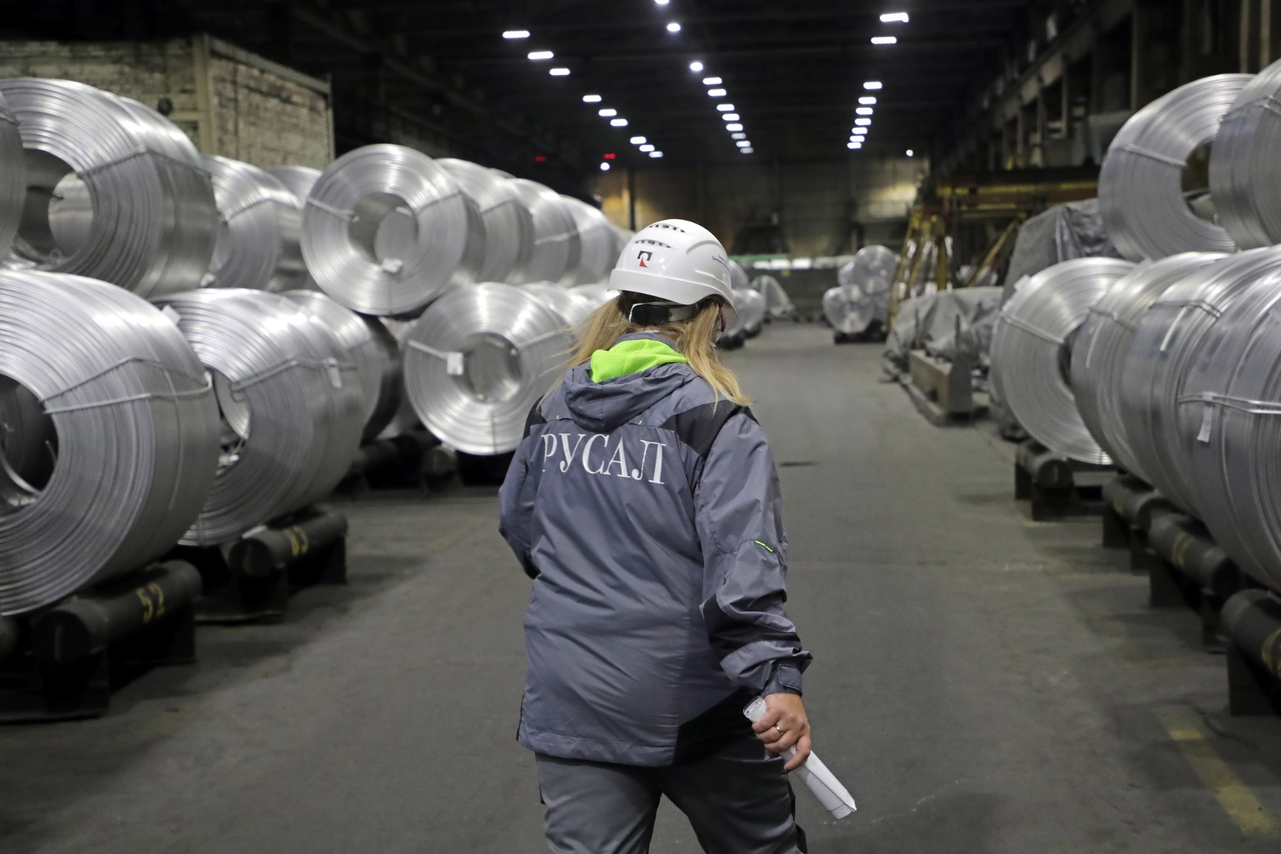 САЩ налагат 200% мито върху вноса на алуминий от Русия