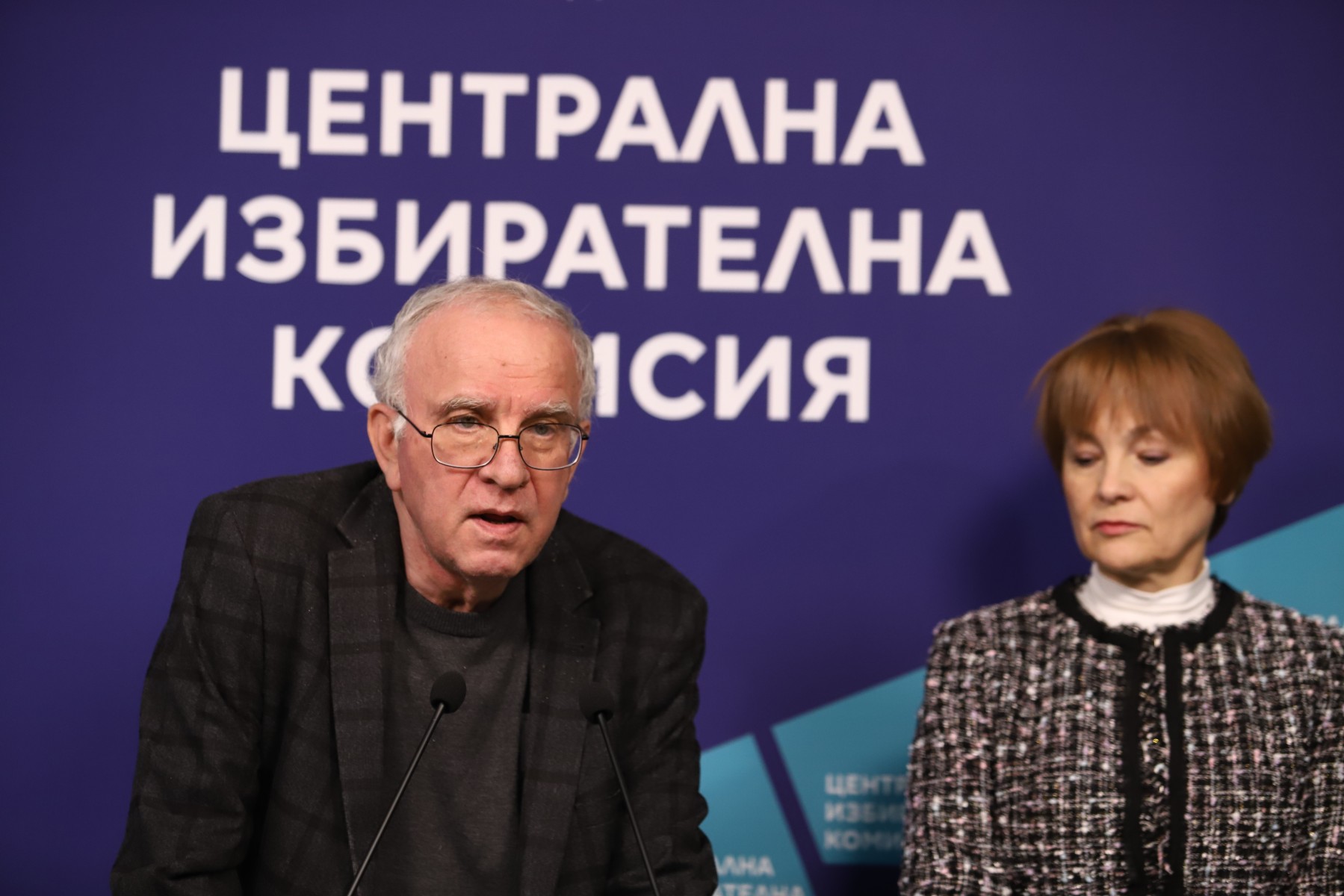 ЦИК започва изпращането на машини в страната, секциите са 11 636