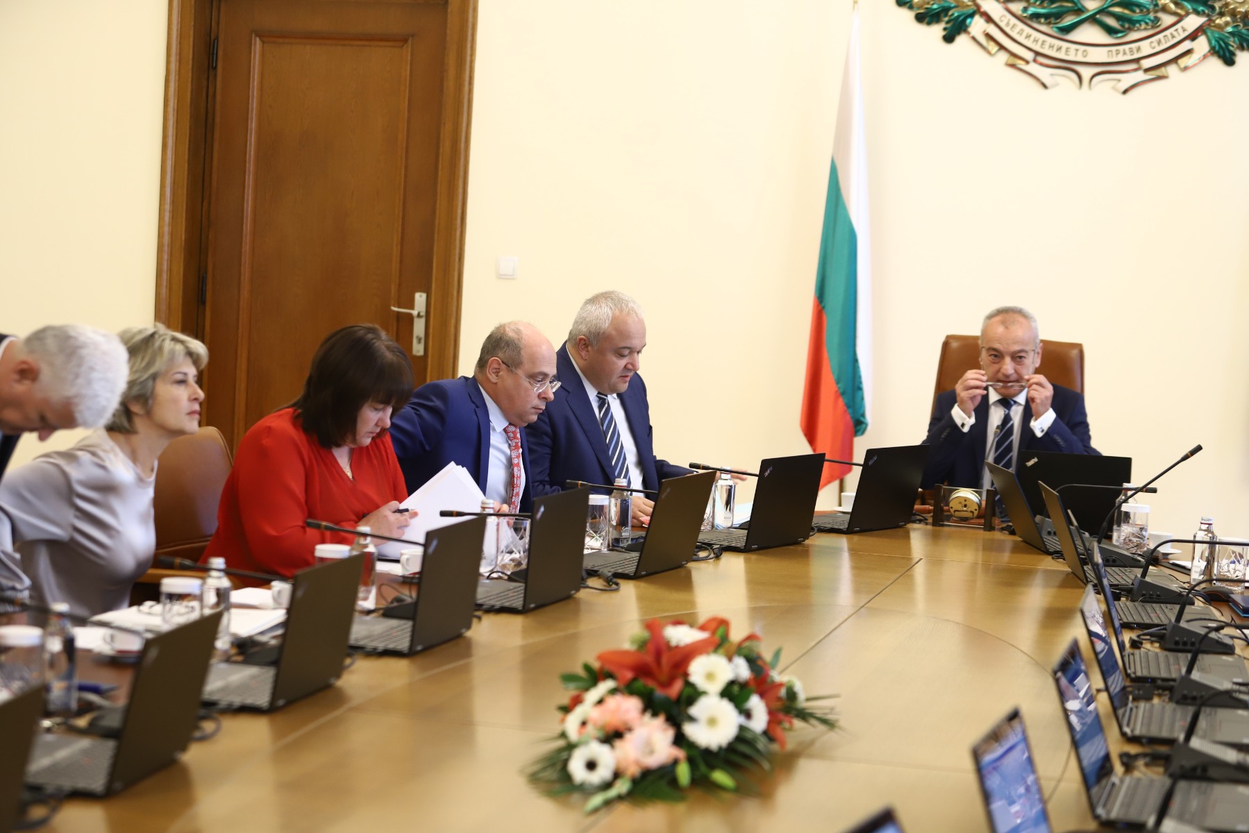 Служебният кабинет ще одобри безвъзмездна хуманитарна помощ на Украйна