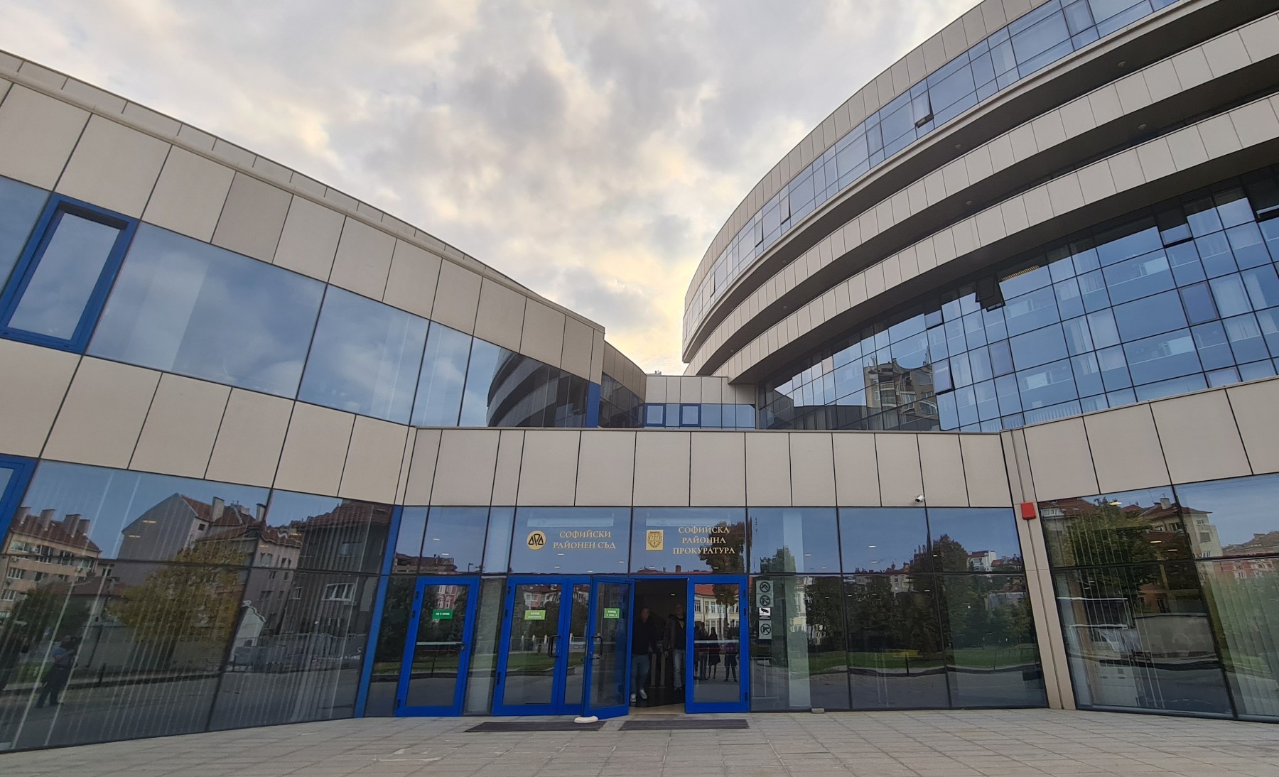 Нинова, Гуцанов и Великова не се явиха на разпит в прокуратурата