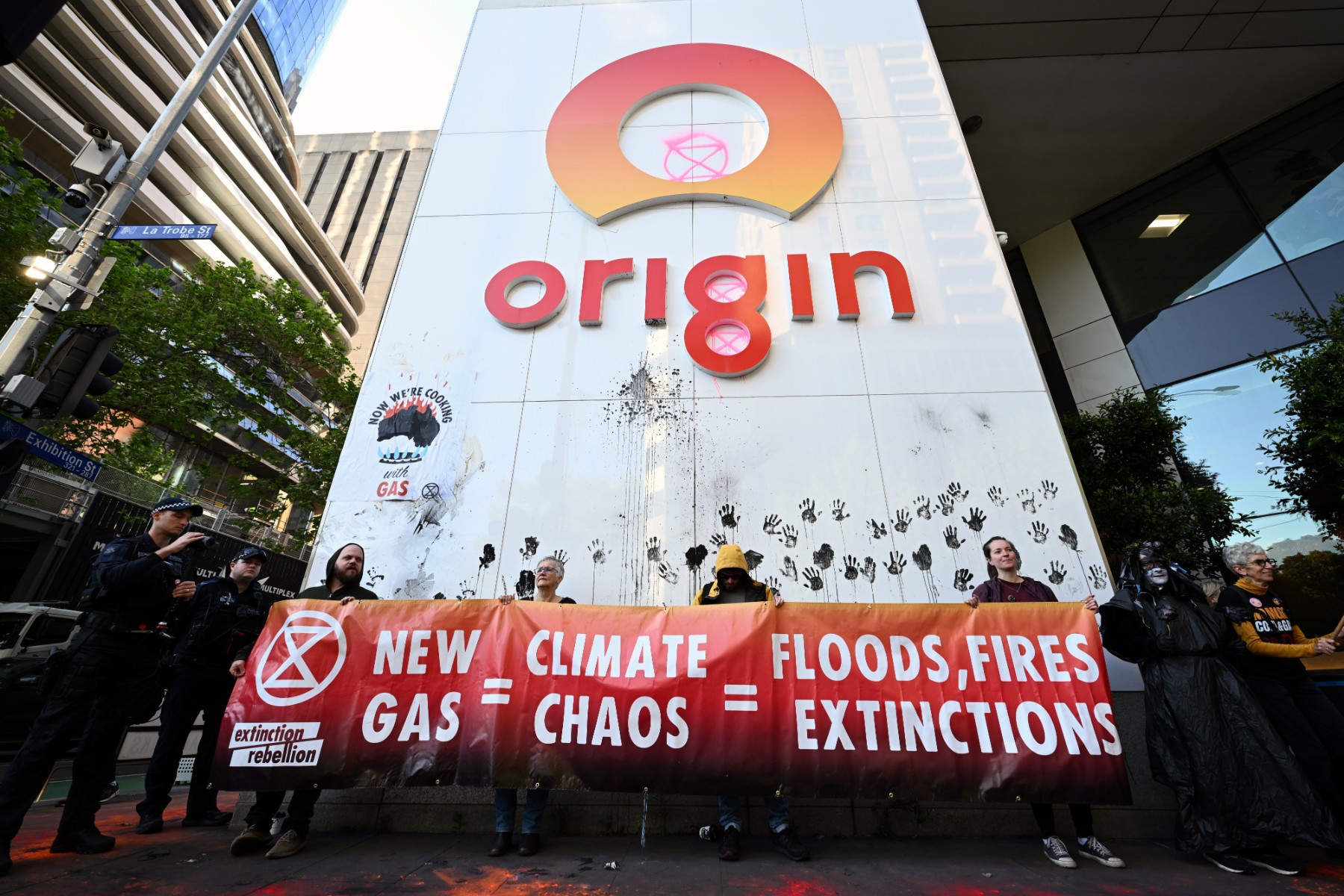 Северноамерикански консорциум със сделка за 12 млрд. долара за "Origin Energy"