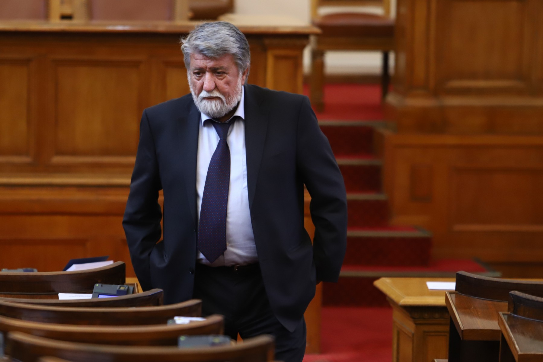С емоционална реч Вежди Рашидов отказа да е председател