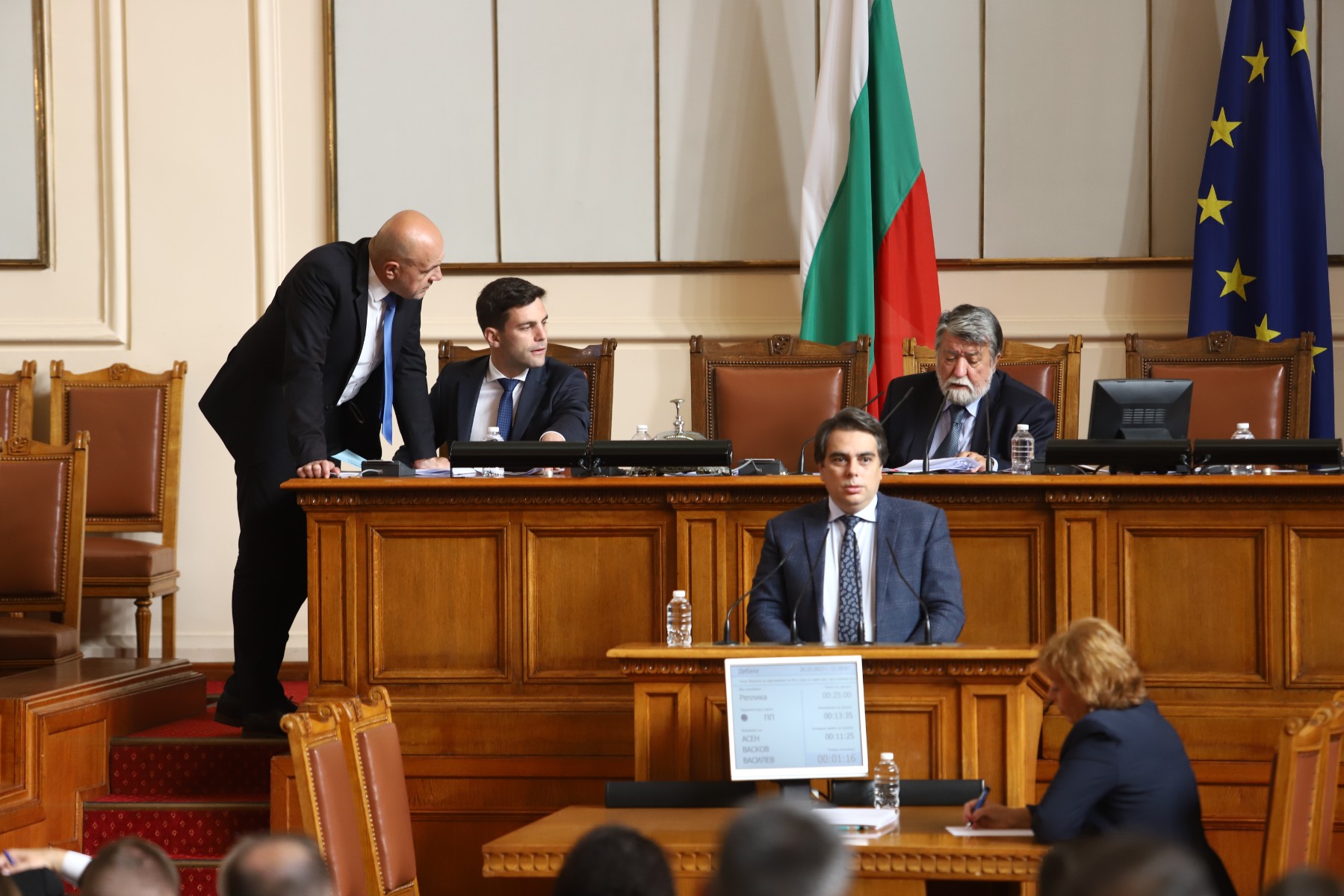 Василев: Ще се борим срещу всеки опит електроенергийна система да зависи от вносни източници
