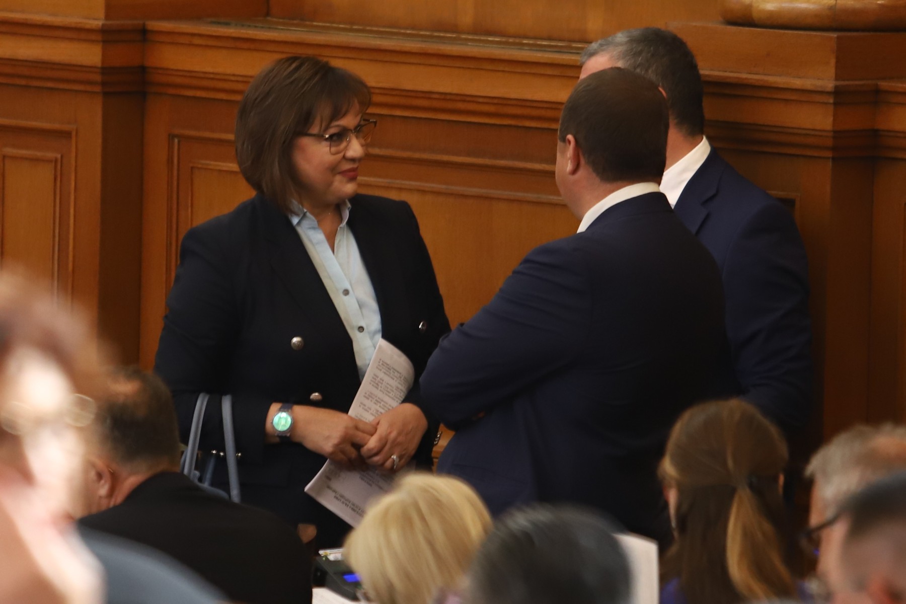 Нинова: Винаги сме били против износа на оръжие в Украйна