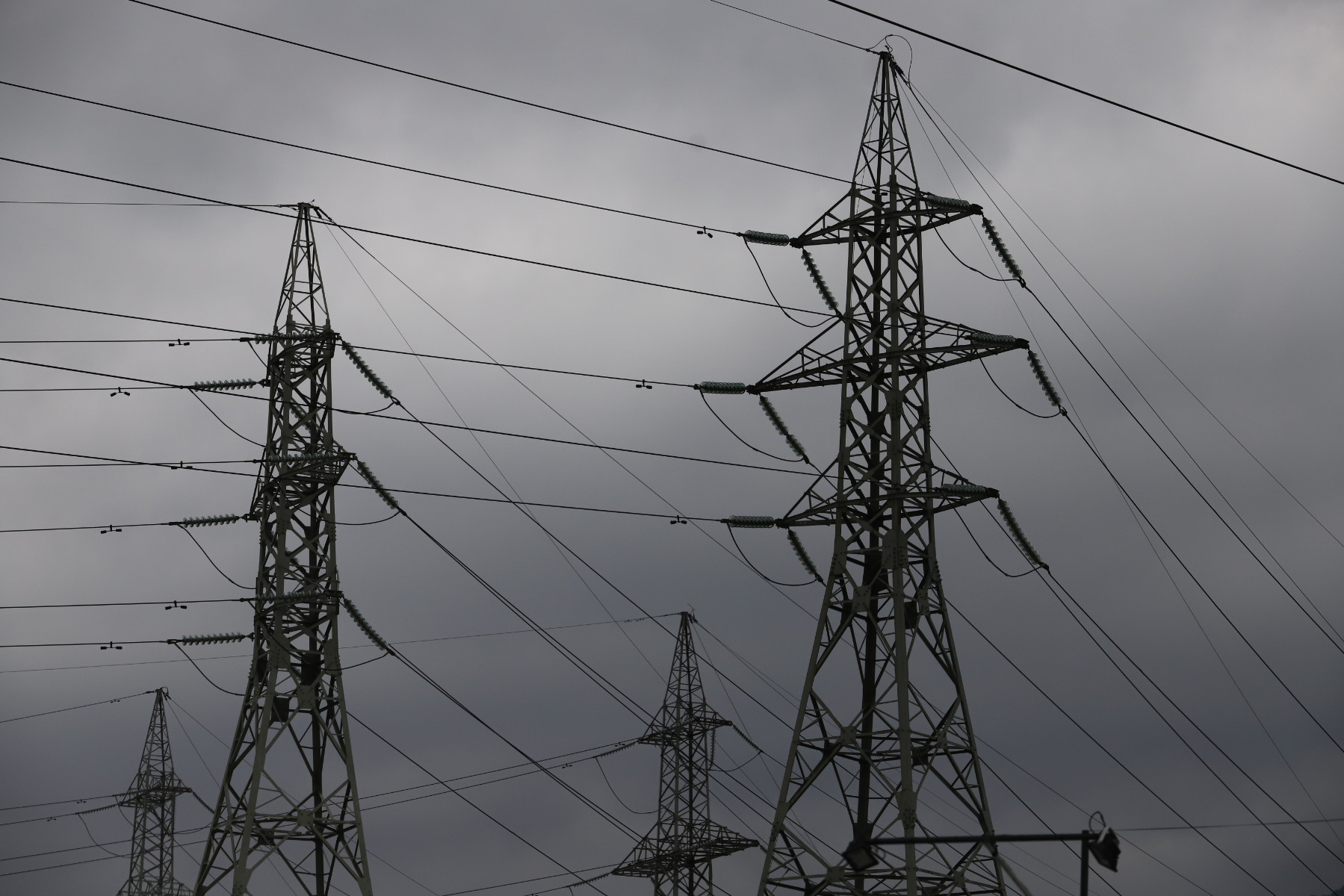 Business in Bulgaria fears political and energy crises