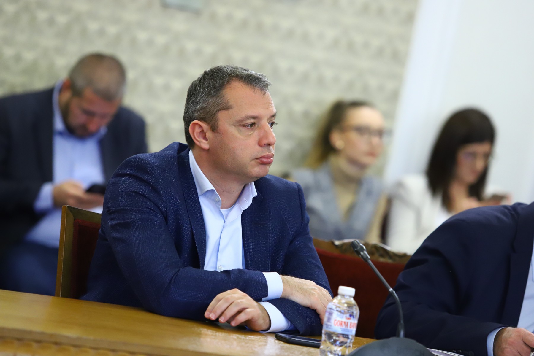 Енергийната комисия ще разгледа предложения за намаляване на цените на горивата