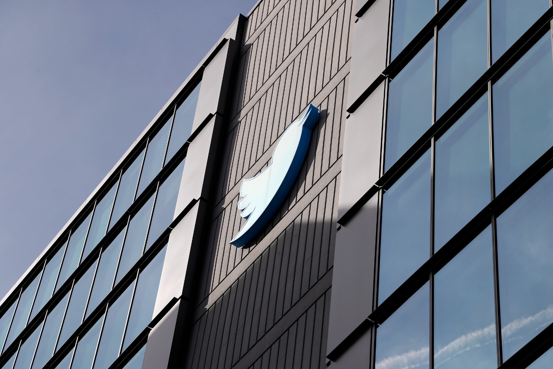 Twitter Blue ще е по-скъпа за потребителите на "Apple"