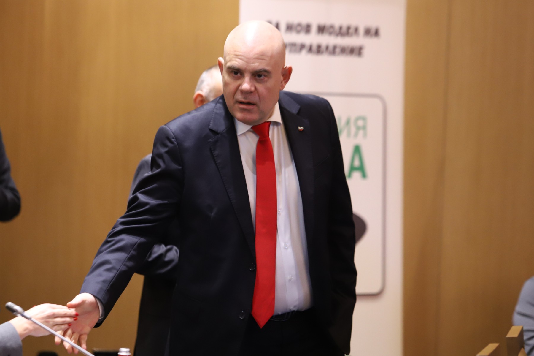Гешев: Трябва да спрем войната по пътищата