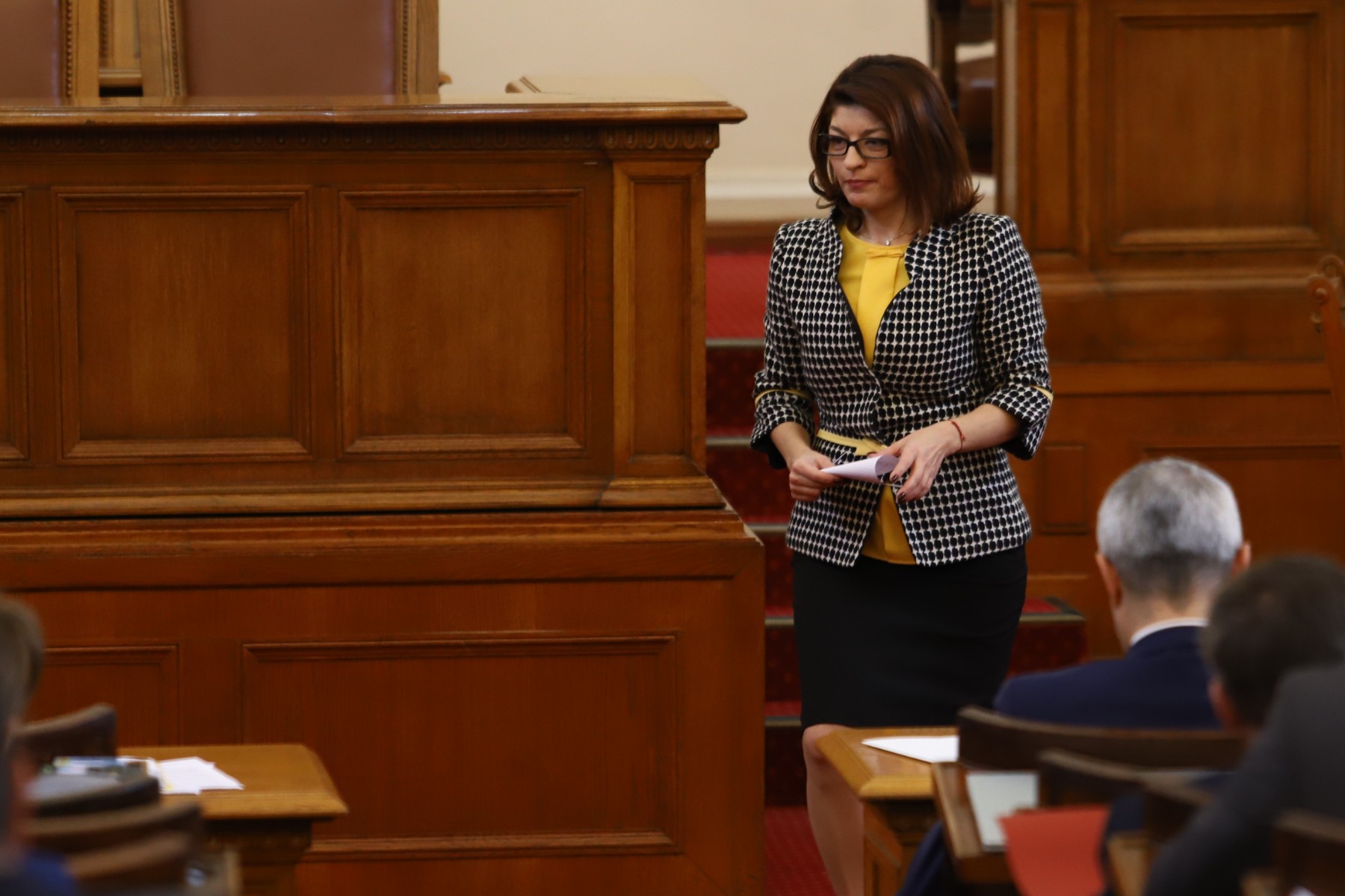 Атанасова: Да се говори за политики и приоритети, но без поставяне на ултиматуми