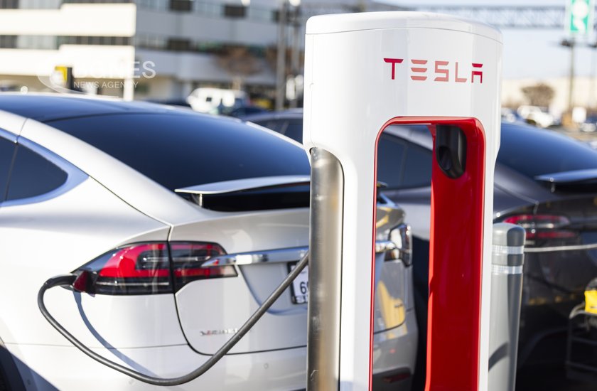 ИИ ще управлява автомобилите на Tesla
