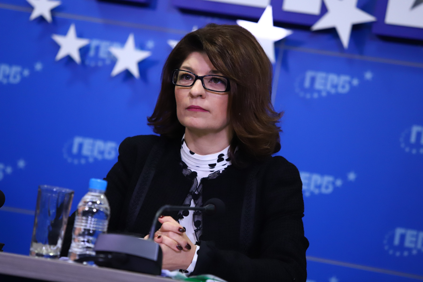 Атанасова: Проява на лидерство е да загърбиш политическите пристрастия