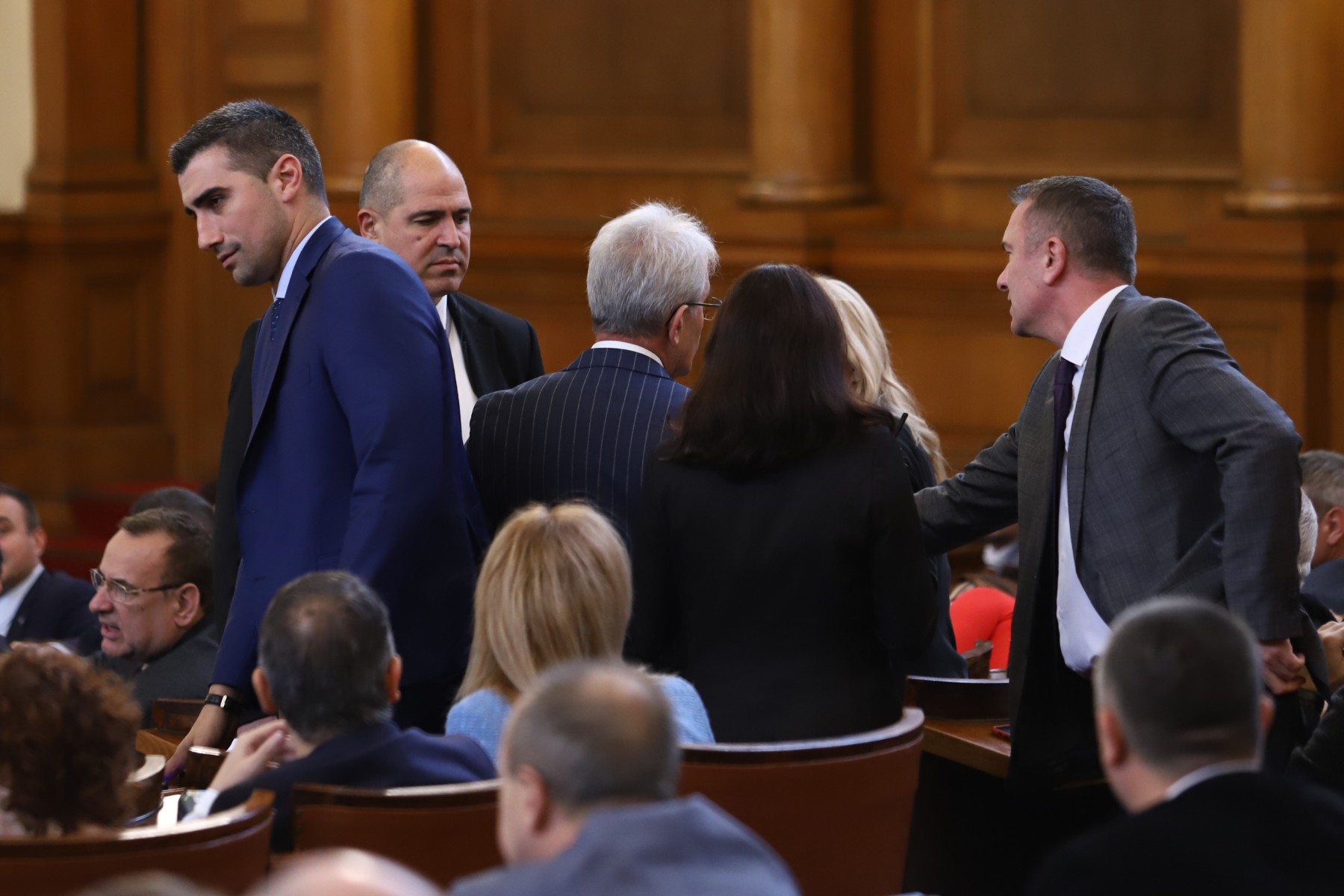 Депутатите отново спорят по промените в Изборния кодекс