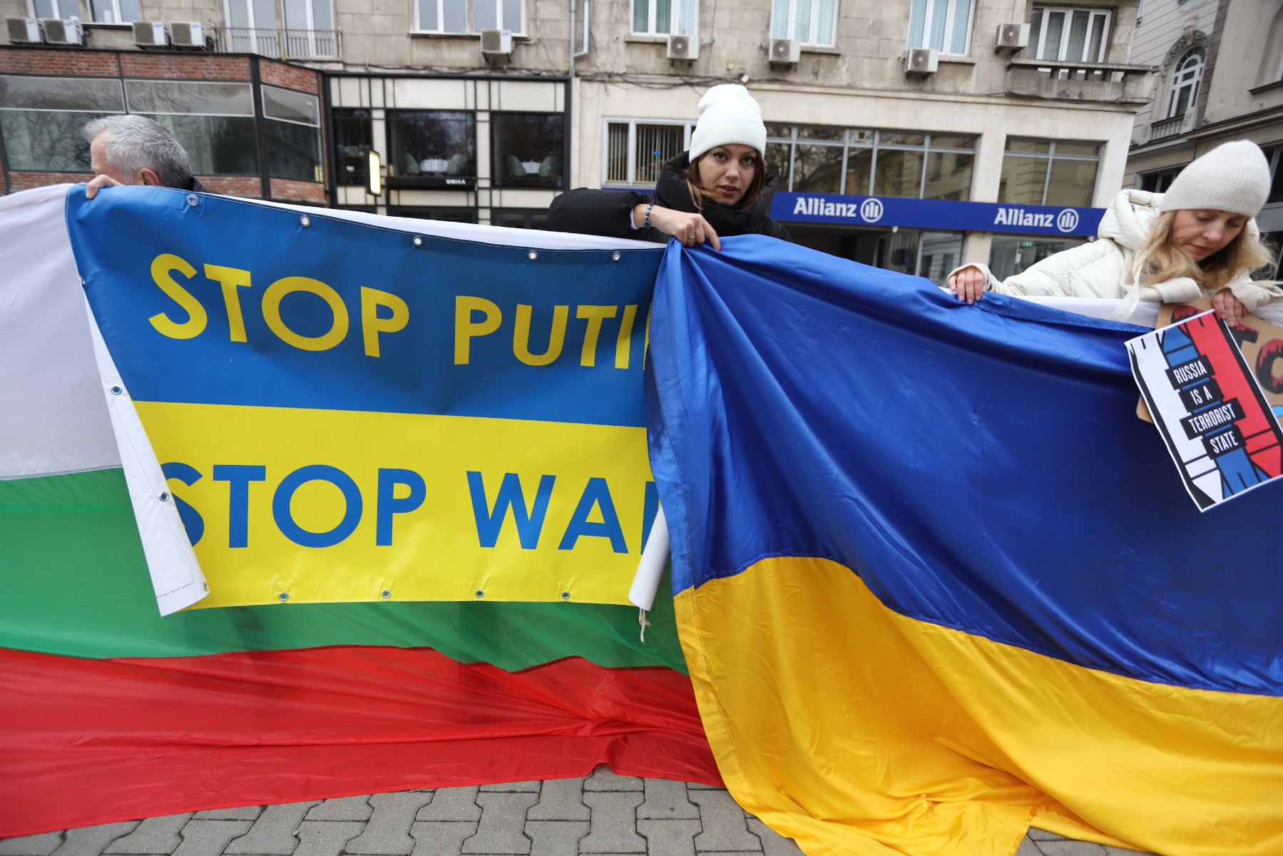 Протест събра недоволни срещу посещението у нас на "външния министър" на Московската патриаршия