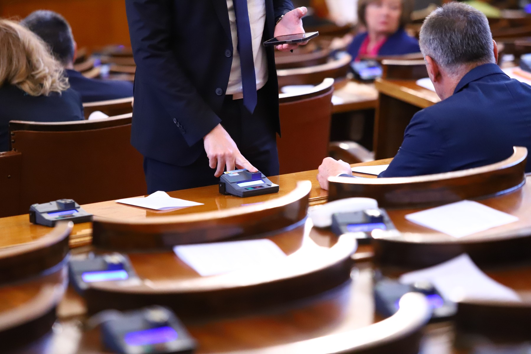 Депутатите разглеждат редица важни законопроекти