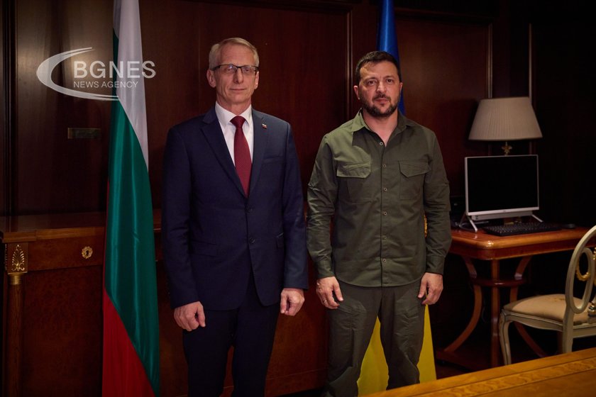 Денков на среща със Зеленски: Благодаря на България за военната и политическа подкрепа