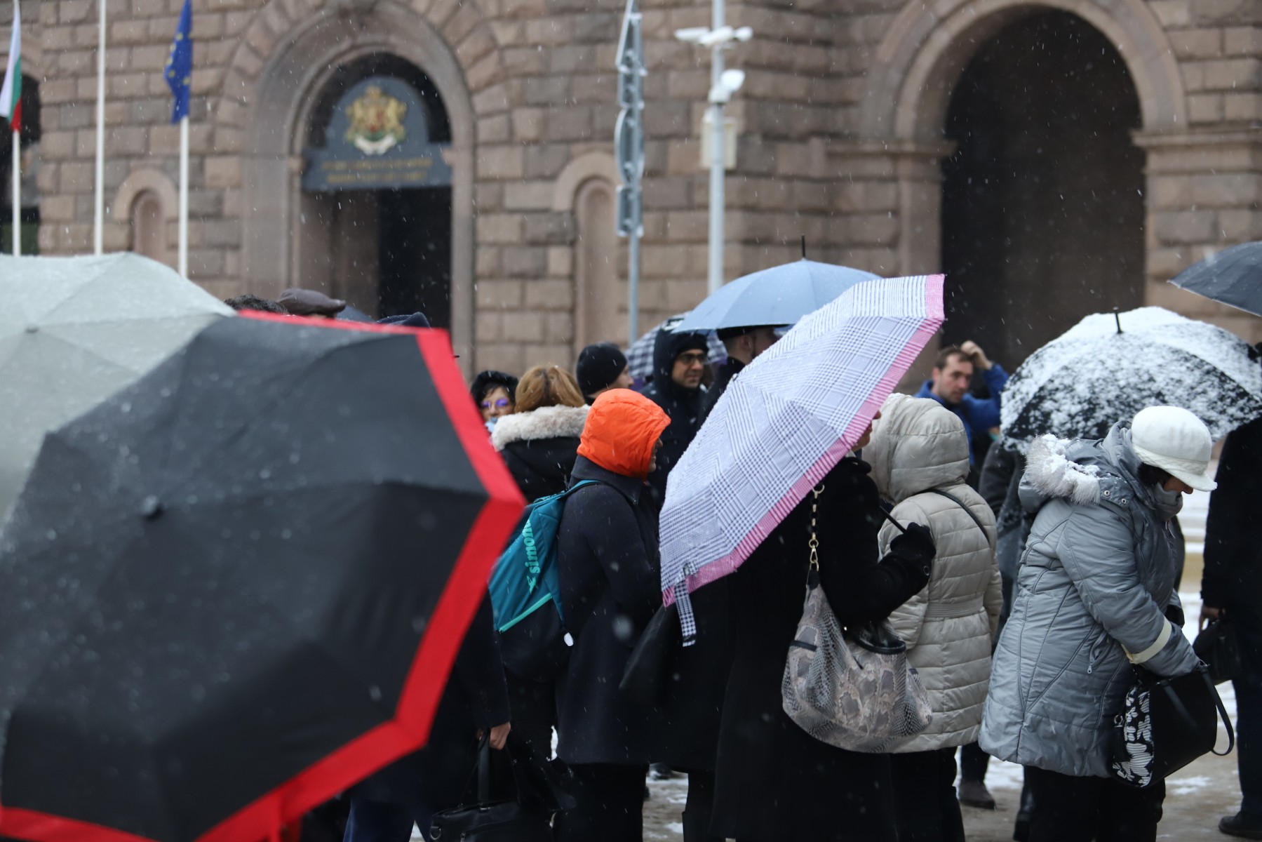 Протест: Служителите на външно министерство искат увеличение на заплатите