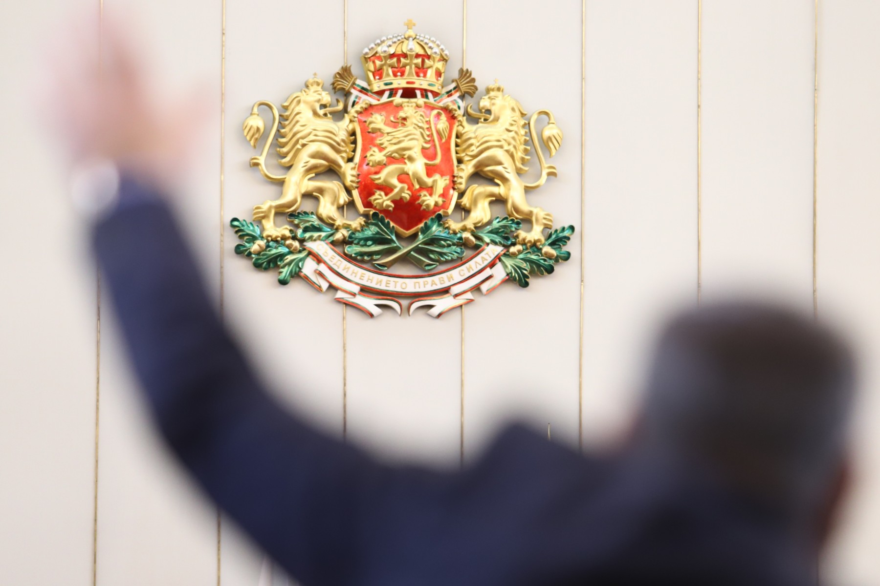 Депутатите обсъждат може ли ПВУ да бъде отворен в частта "Енергетика"